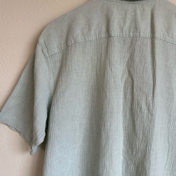 Patagonia Men’s Organic Textured Cotton Button Down Shirt - Picture 9 of 12